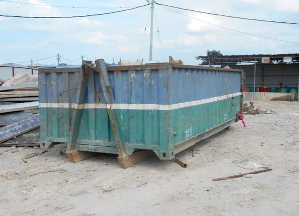 Commercial Junk Removal 4